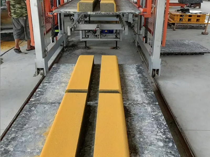 Hydro-mechanical Block Machine